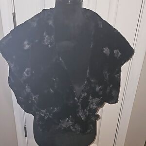 Faux stole  black with button in front